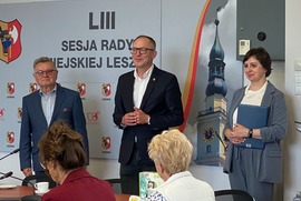 Zdjęcie przedstawia przedstawicieli Urzędu Miasta Leszna. (photo)