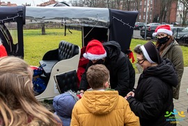 Relacja z wydarzenia: zjazd Mikołajów oraz życzenia świąteczne dla dzieci z Domu Dziecka  (photo)