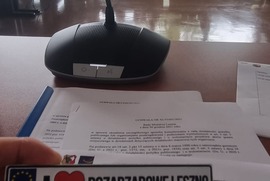 Zdjęcie przedstawia uczestników spotkania roboczego (photo)