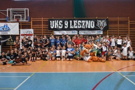 Najmłodsi pod siatką - fot. UKS 9 (photo)