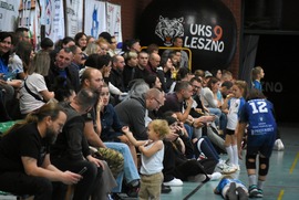 Najmłodsi pod siatką - fot. UKS 9 (photo)