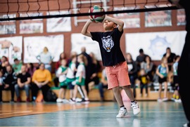 Najmłodsi pod siatką - fot. UKS 9 (photo)