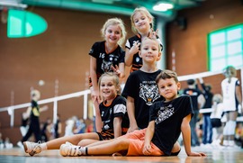 Najmłodsi pod siatką - fot. UKS 9 (photo)