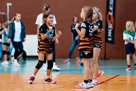 Najmłodsi pod siatką - fot. UKS 9 (photo)