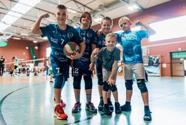 Najmłodsi pod siatką - fot. UKS 9 (photo)