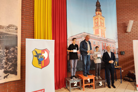  (photo)