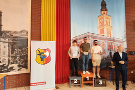  (photo)