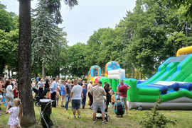  (photo)