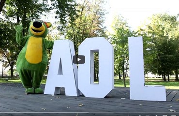 AOL w materiale video